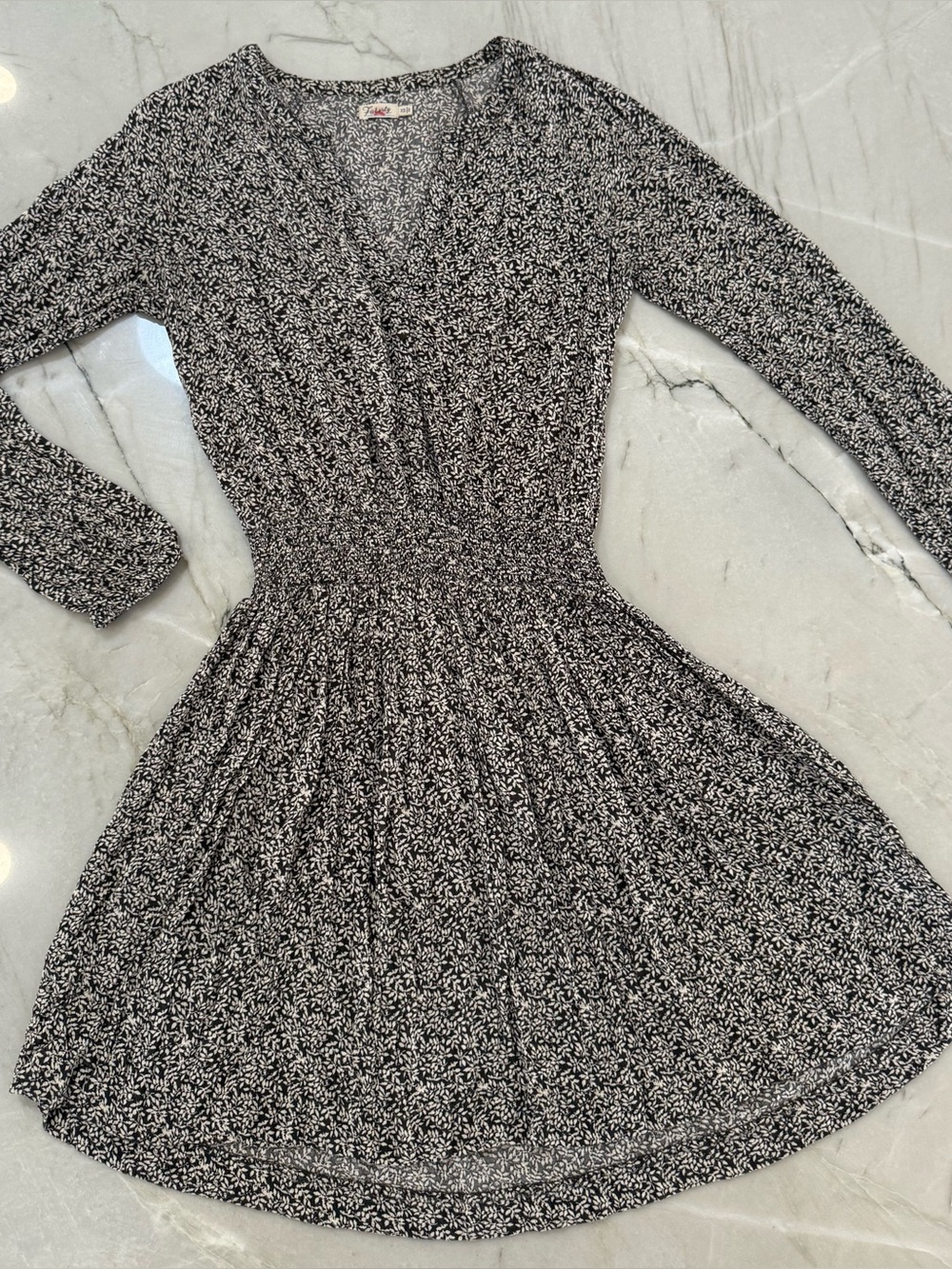 Faherty XS  Montara Leaf Batik Print Smocked Long Sleeve Mini Dress #51 EUC